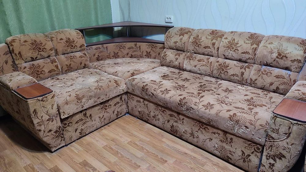 Диван кутовий + крісло ( в подарунок столик-пуфік)
