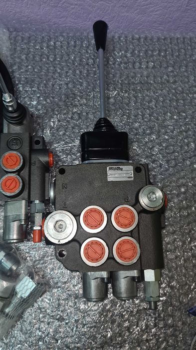 Распределитель болгарский на МТЗ, ЮМЗ, ХТЗ, Т-150 с плавающими секциям