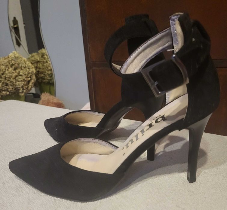 Buty damskie,  szpilki,  nieużywane.