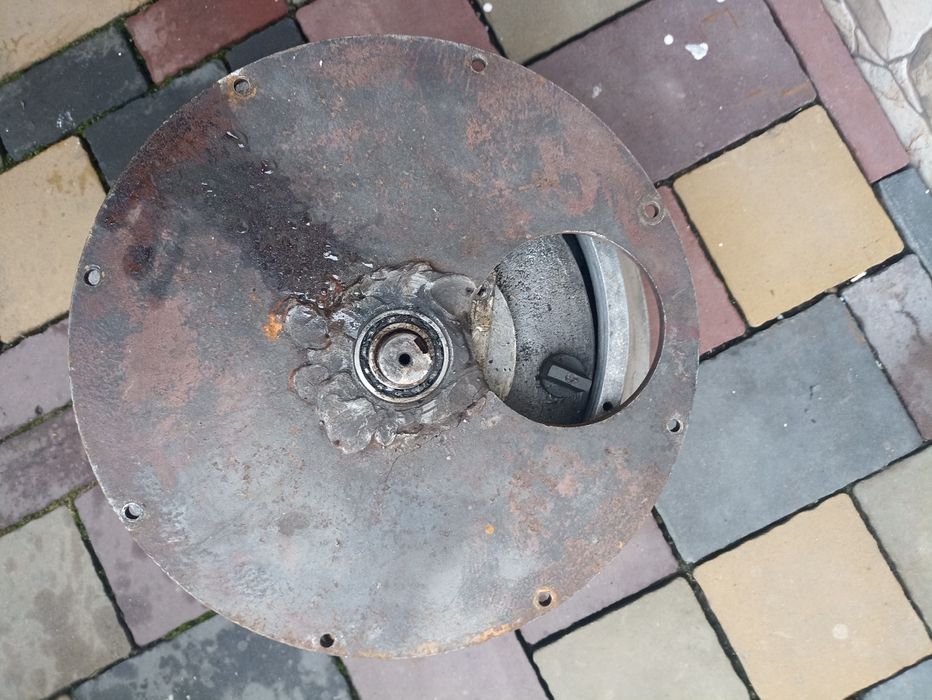 Продам редуктор до тестоміса б/у в доброму стані.