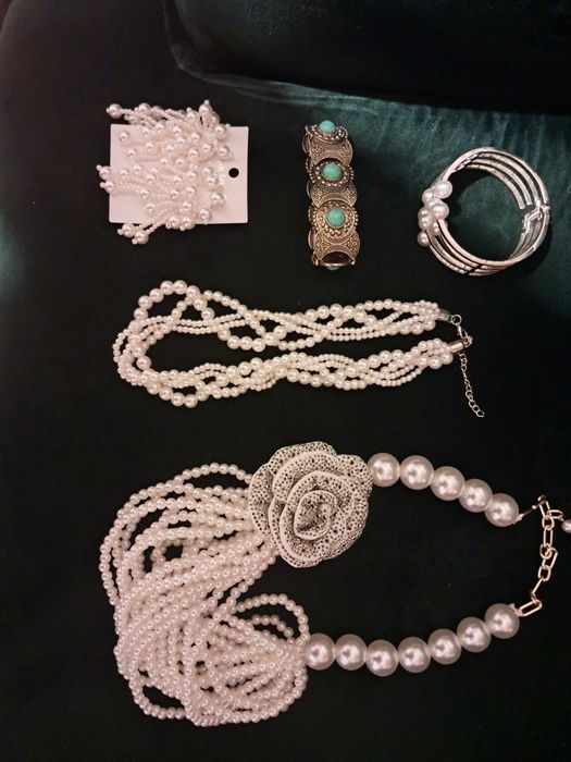 Zestaw dodatków z perełkami