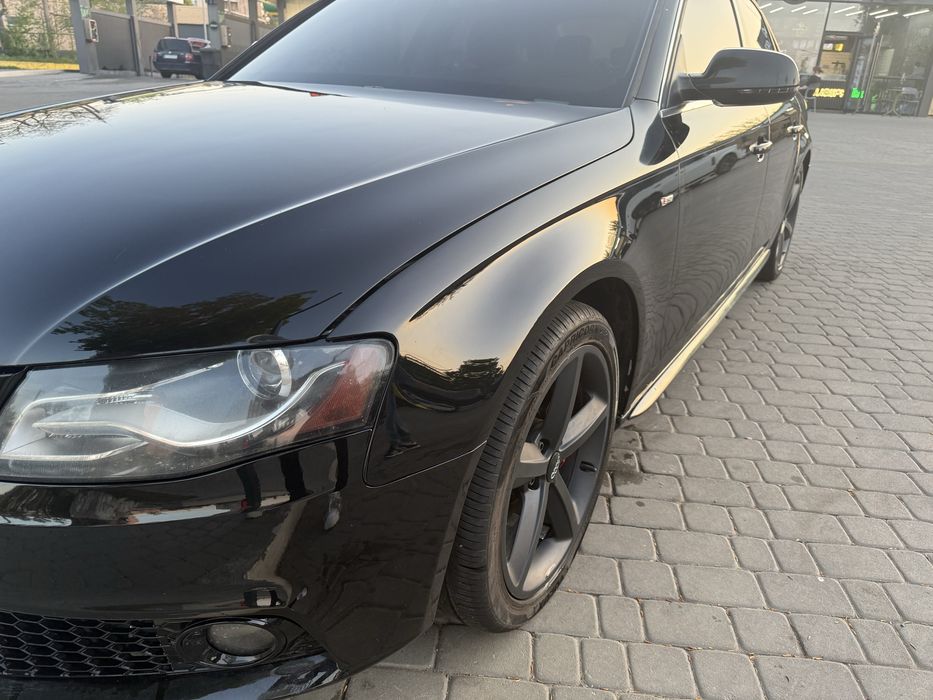 Audi A4 B8 Quattro 2.0 TFSI 211 к.с. Автомат  Продам Audi A4 B8 Quattro 2011 року.