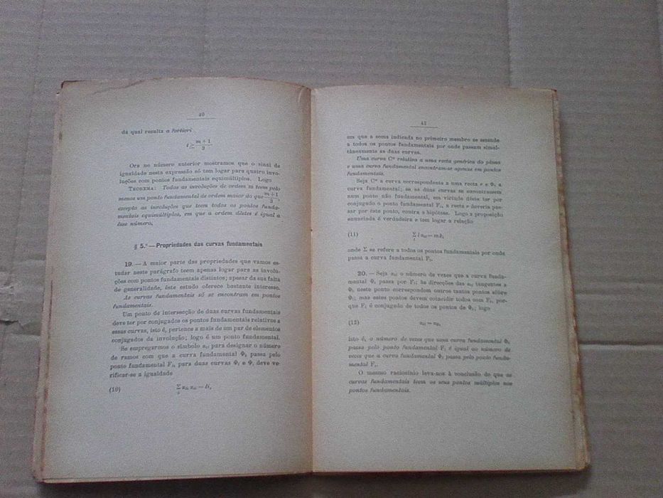 Involuções do Grupo Cremoniano no Plano