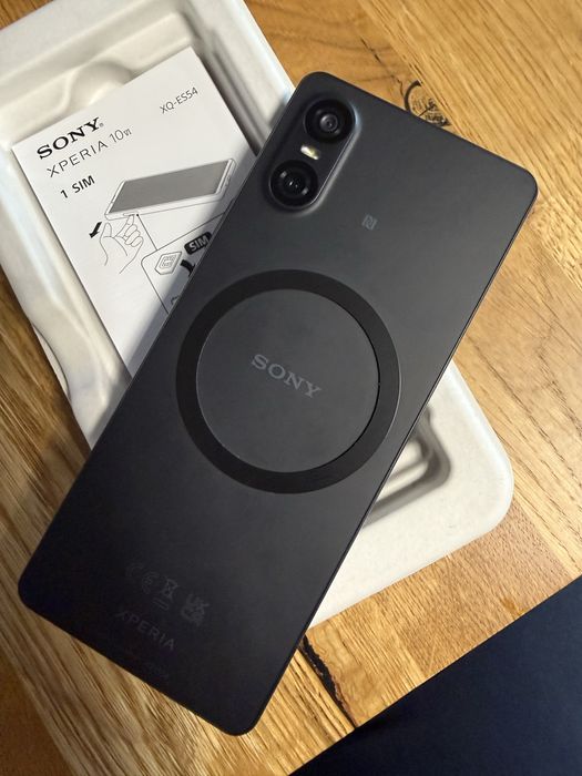 SONY  Xperia 10VI 8ram 128rom bdb stan 2 x etui
