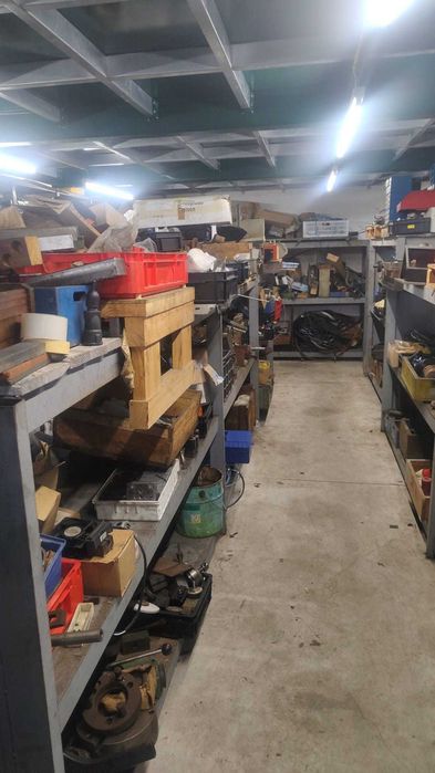 Lote de acessórios e peças para máquinas