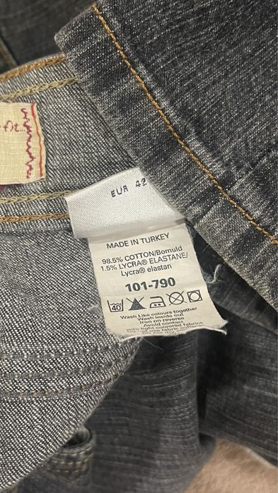 Жіночі джинси кльош