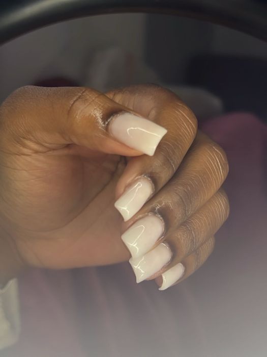 Unhas e tranças ao domicílio