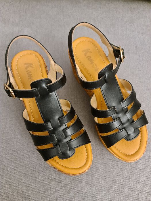 Sandálias de cunha pretas