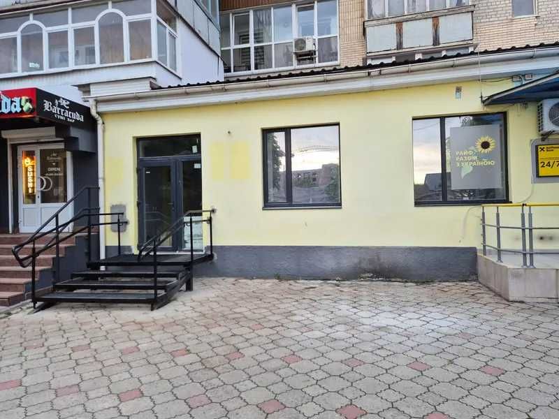 Фасадне приміщення 137.7 м² в центрі Звягеля – Перший поверх, Окремий вхід, Соборності, 9 – pohled 2