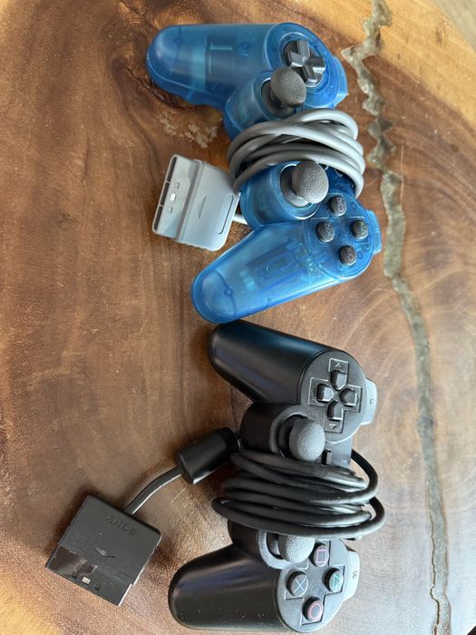 2 pady do PlayStation 2 (PS2)