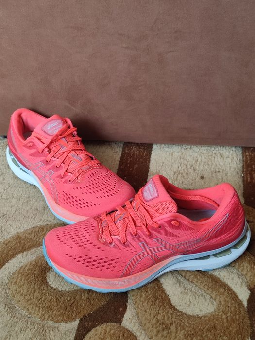Кросівки Asics Gel - Kayano 28. 40 розмір, коралового кольору, жіночі кросівки для бігу