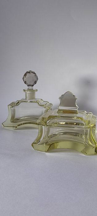 Magiczny komplet toaletowy Art deco.