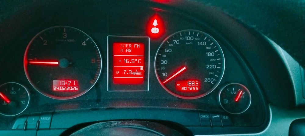 Audi A4 B7 Avant s line 170CV