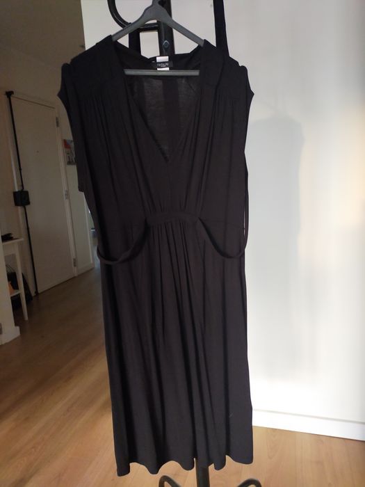 Vestido preto manga cava