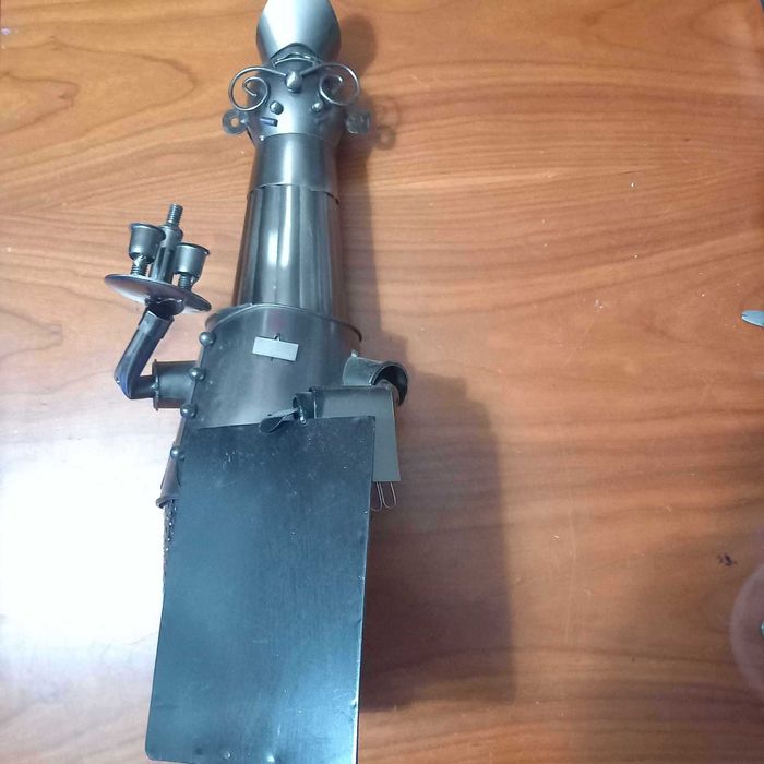 Suporte metálico para garrafa com menu