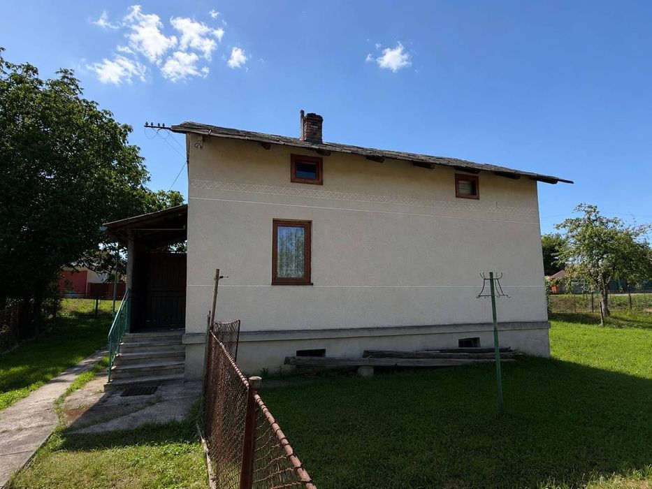 Продаж цегляного будинку у Дрогобичі