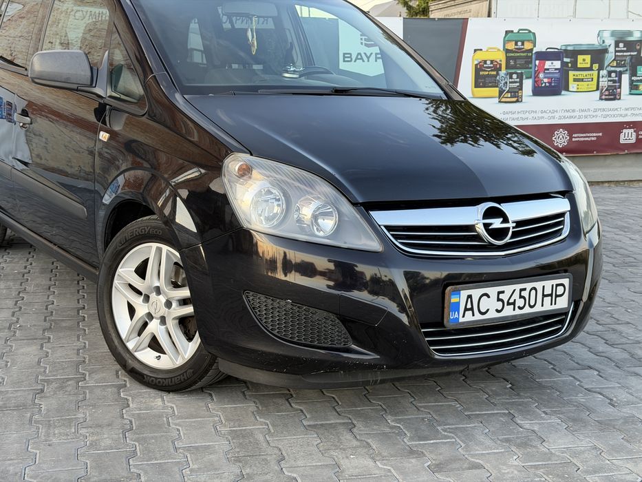 Opel Zafira 2010  рік 1,6 бенз 7 - місна