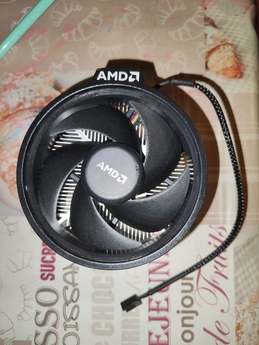 Продам AMD кулер для охлаждения