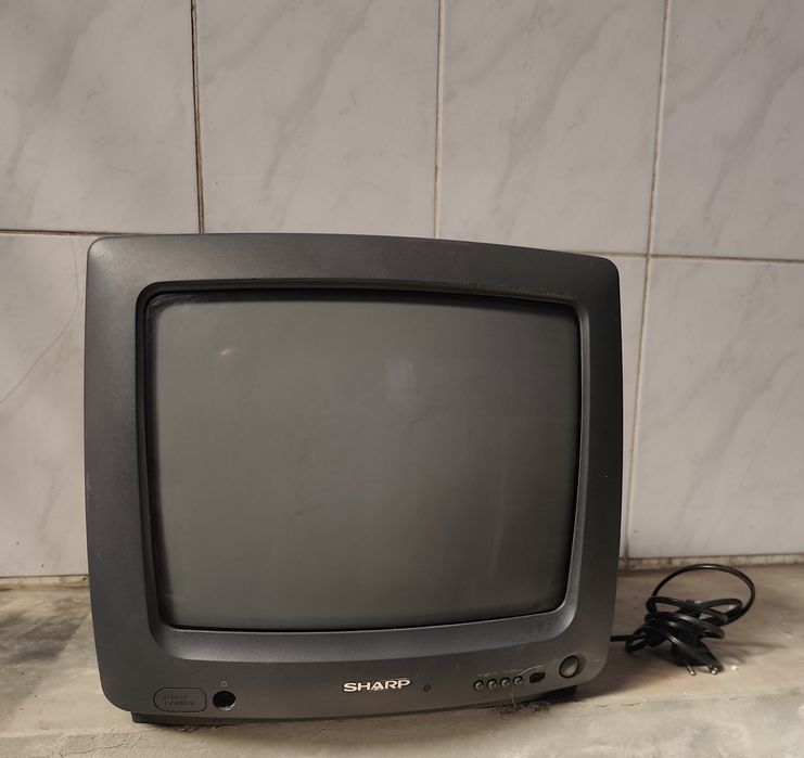 TV marca Sharp  a funcionar