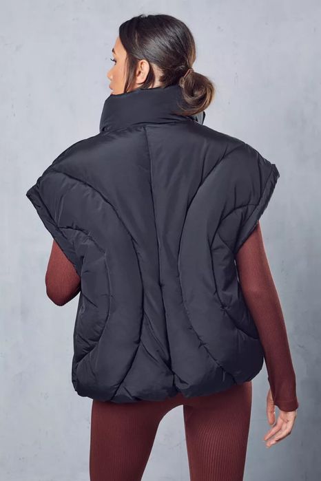 Жилет з опущеними плечами