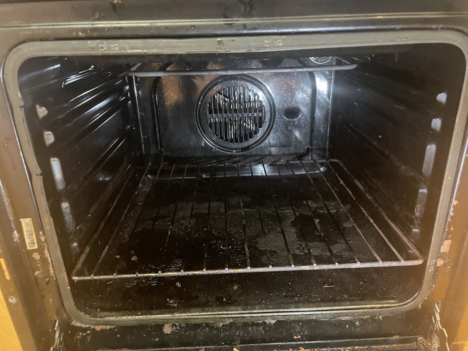 Духова піч вбудована Ariston .