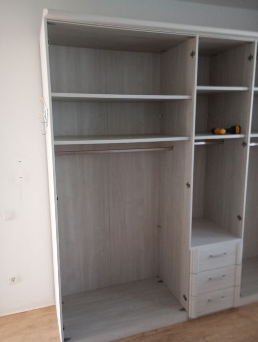 Duża solidna szafa 250cm