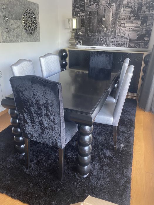 Mesa de jantar da Colonial