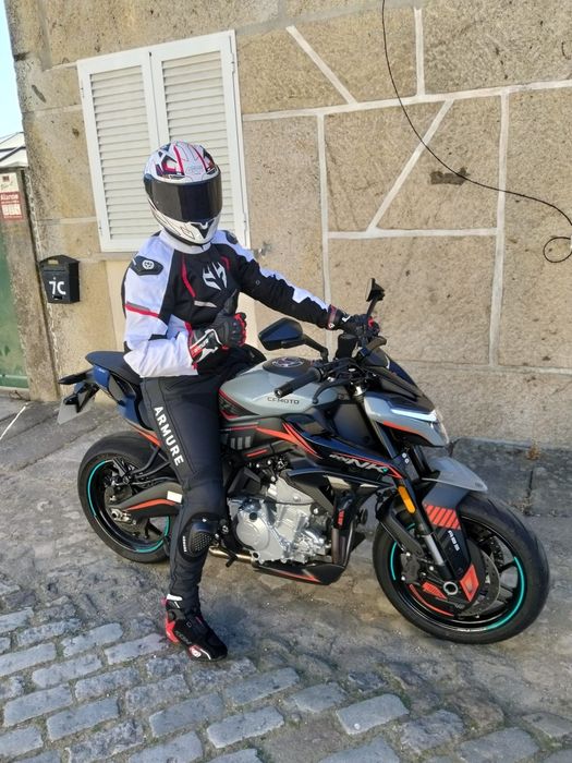CFmoto 675 NK 2025