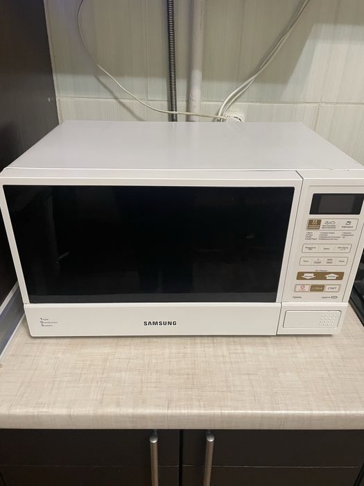 Микроволновка samsung ge83dtr