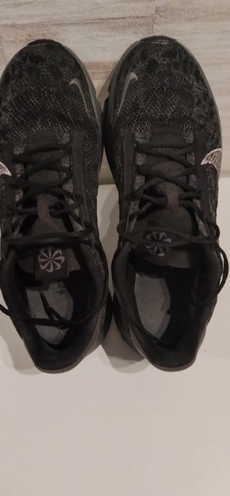 Кроссовки NIKE б/у