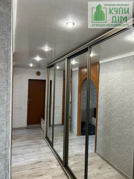 Продаж 3-кімнатної квартири, район Попова
