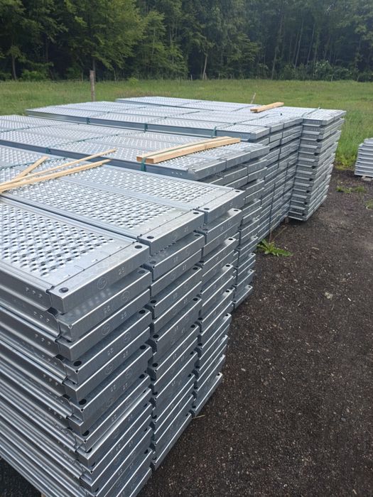 Wynajem Rusztowań Elewacyjnych