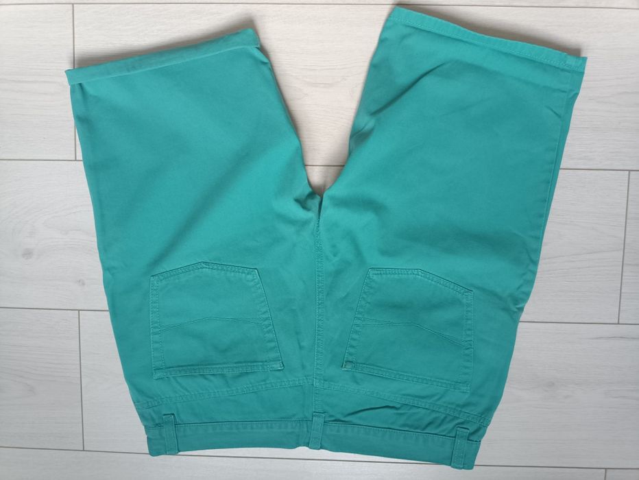 Чоловічі світло сірі джинсові і бірюзові котонові шорти