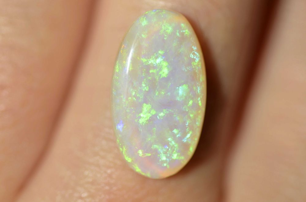 Duży opal australijski biały