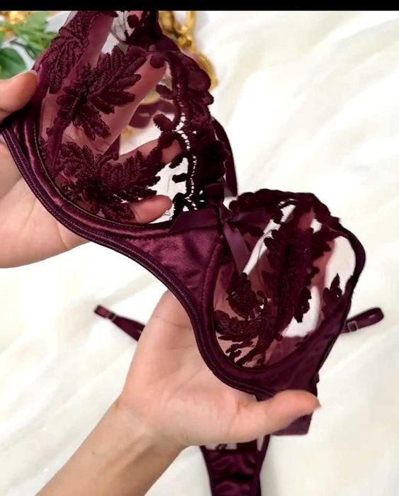 Неймовірний комплект білизни