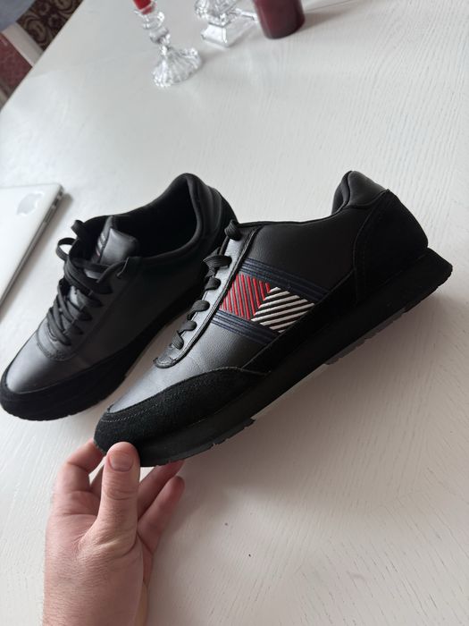 Tommy Hilfiger  состояние идеальное
