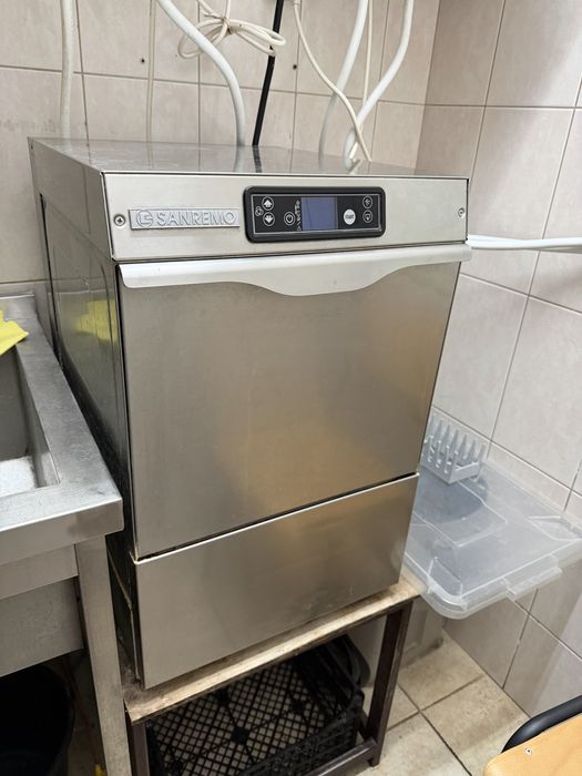 Професійна посудомийна машина Sanremo