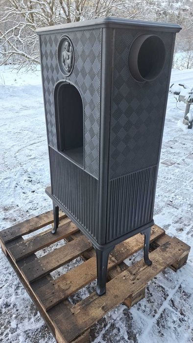 okazja  kominek  norweski pieknie zdobiony