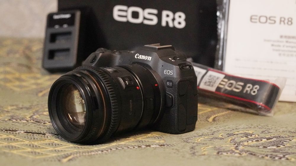 Срочно! Canon r8 + Canon 85 1.8 + Ef-rf адаптер