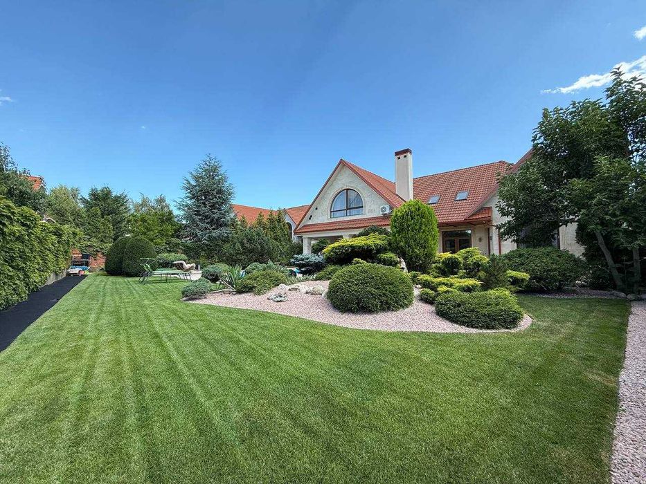 Продажа дома в Совиньоне. Бассейн. Дизайнерский ремонт. 12,5 соток