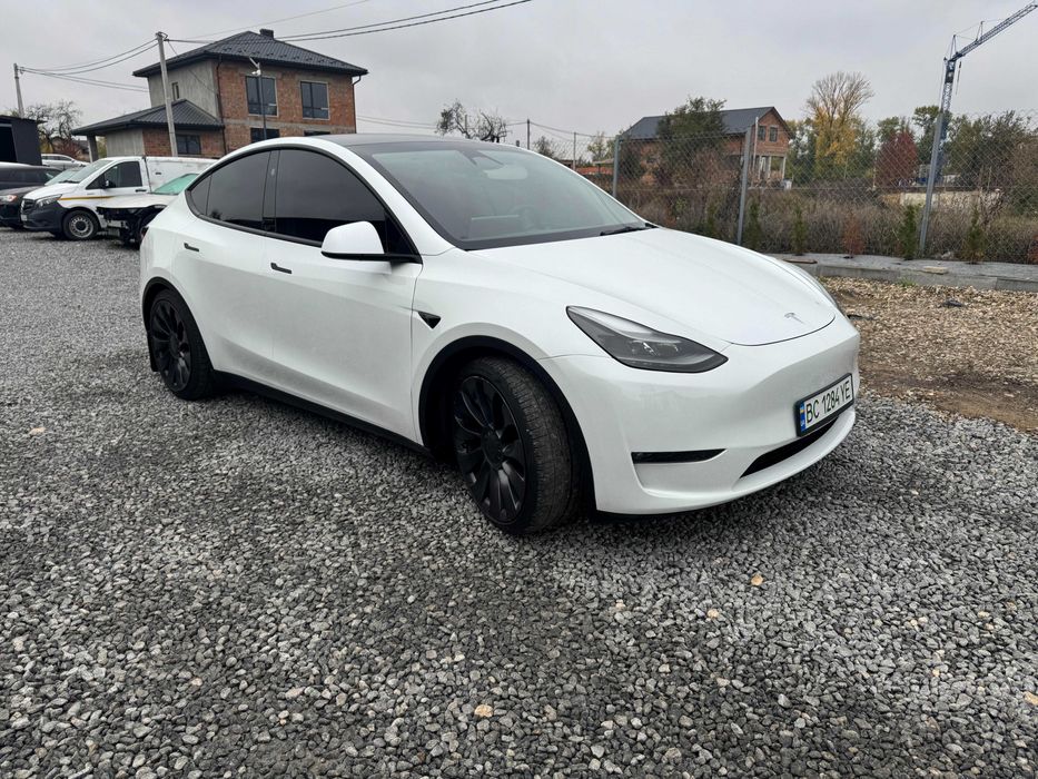 Tesla model Y Performance 2023