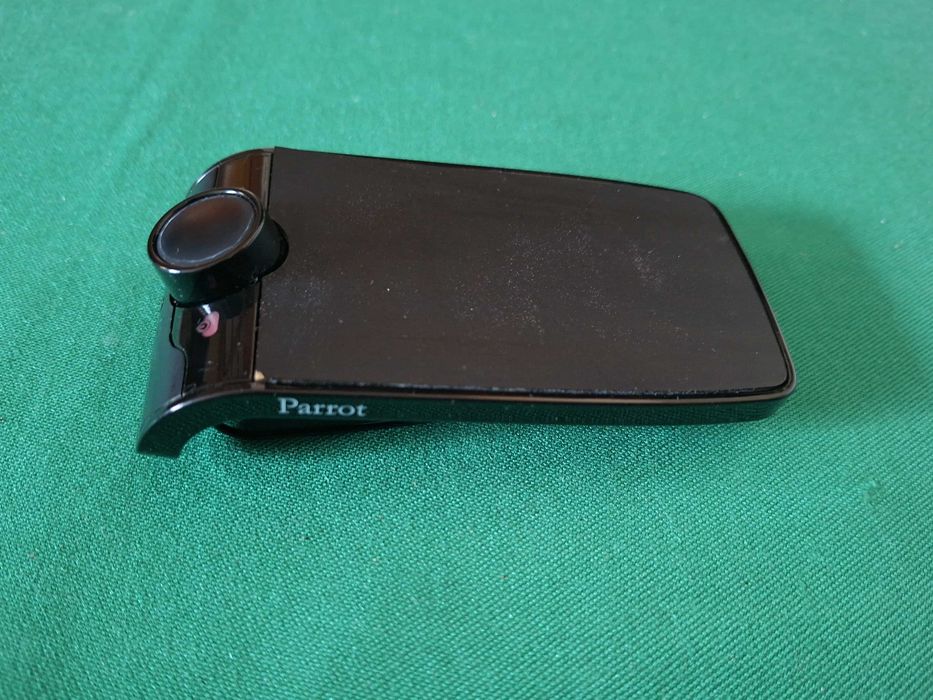 Parrot Minikit Plus - Kit Mãos Livres Bluetooth