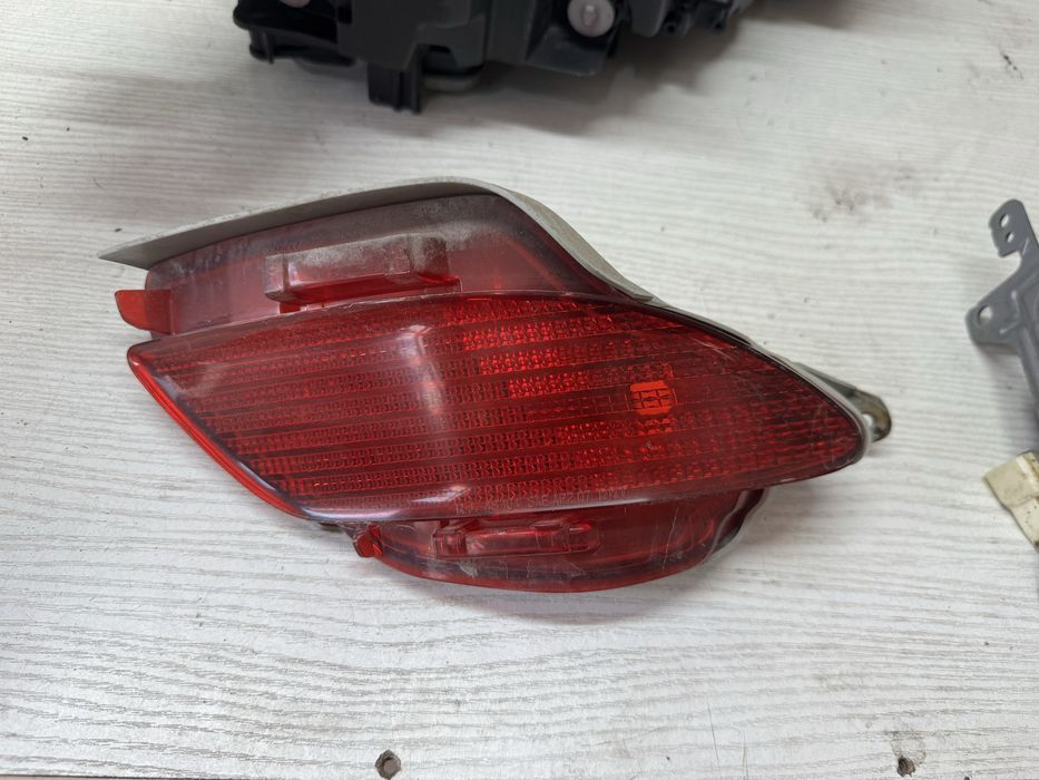 Фонарь заднего бампера правый Lexus RX RX350 RX450h 10-15