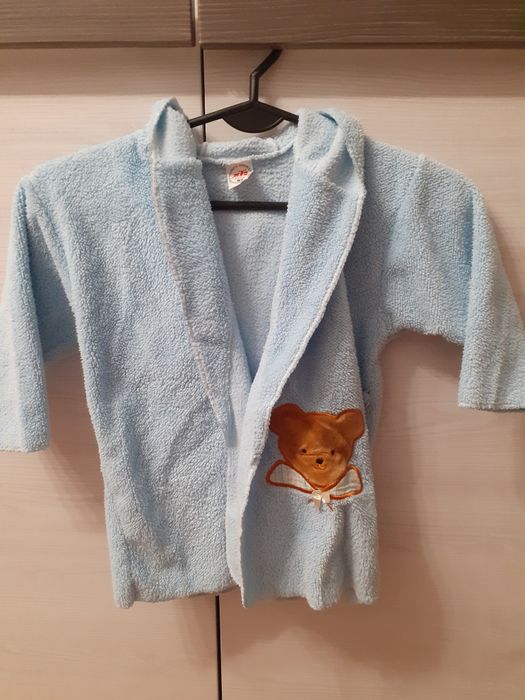 Szlafroczek dziecięcy niebieski z kapturkiem na wzrost 98cm