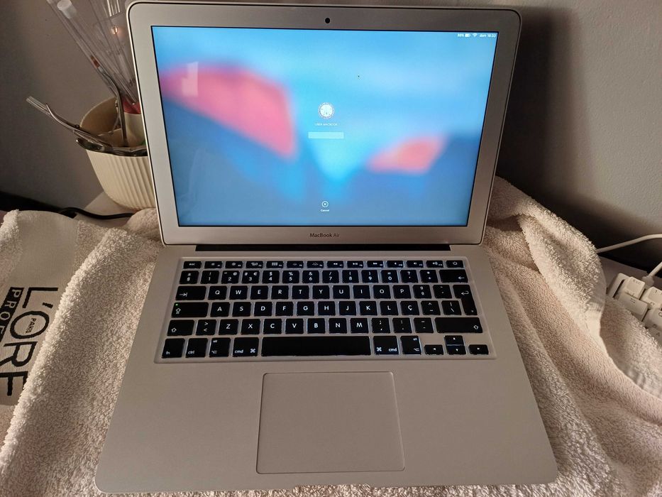 MacBook Air 7,2/i5-5250U/8GB Ram/128GB SSD/13"/OSX