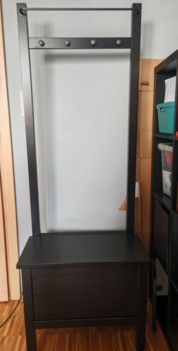 Wieszak Ikea ze skrzynią