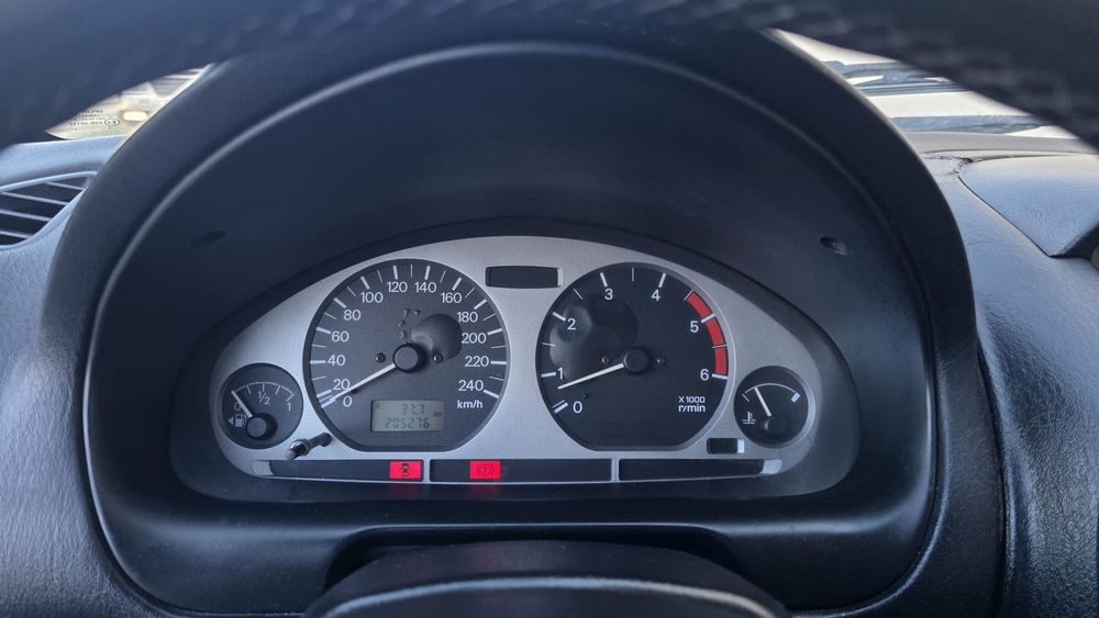 Mitsubishi Carisma