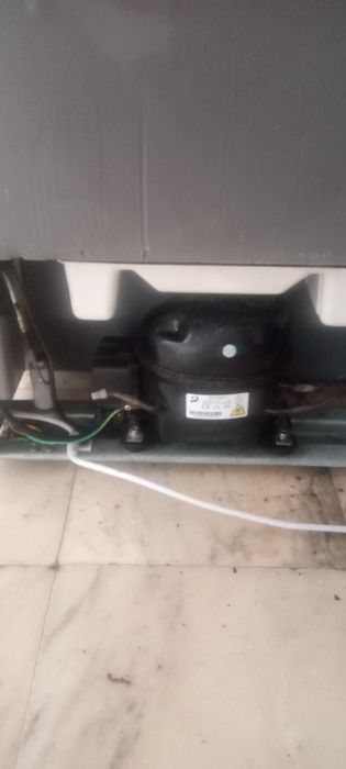 Figrifico branco de garagem