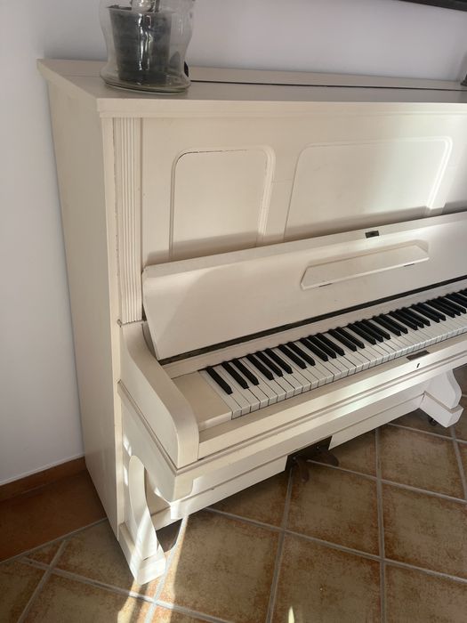 Piano Antigo em bom estado