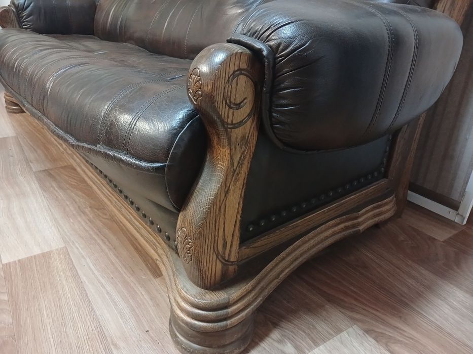 Продается кожанный диван